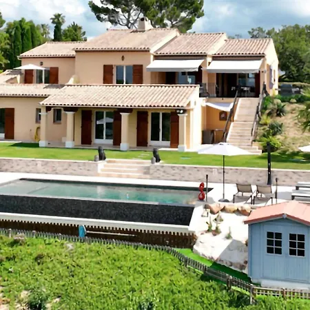 Holiday home Beautiful In L, Adrets De Lesterel *